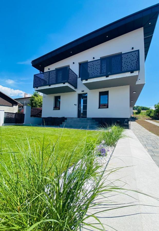 Apartmany Tamka ヴルボフ エクステリア 写真