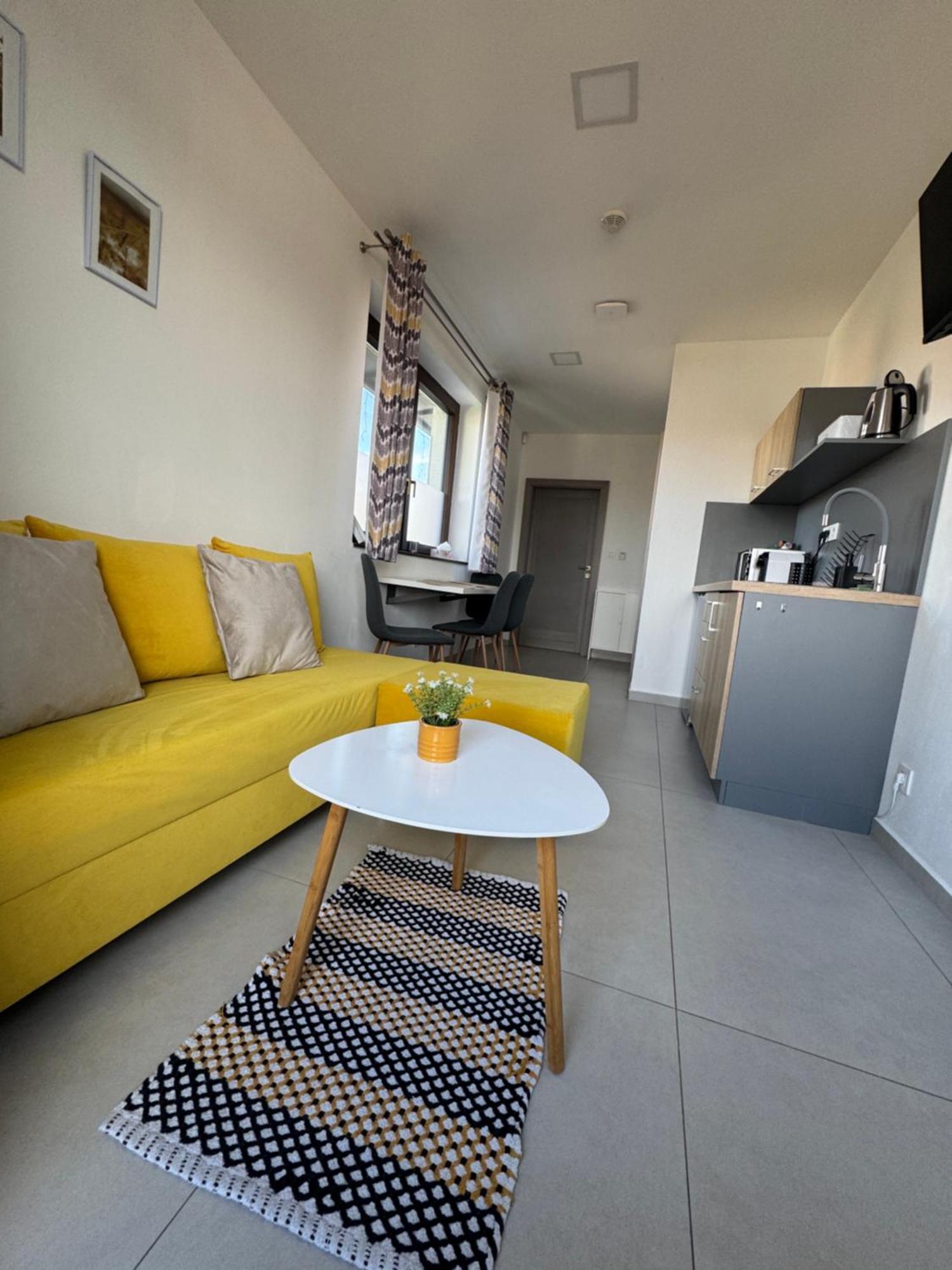 Apartmany Tamka ヴルボフ エクステリア 写真