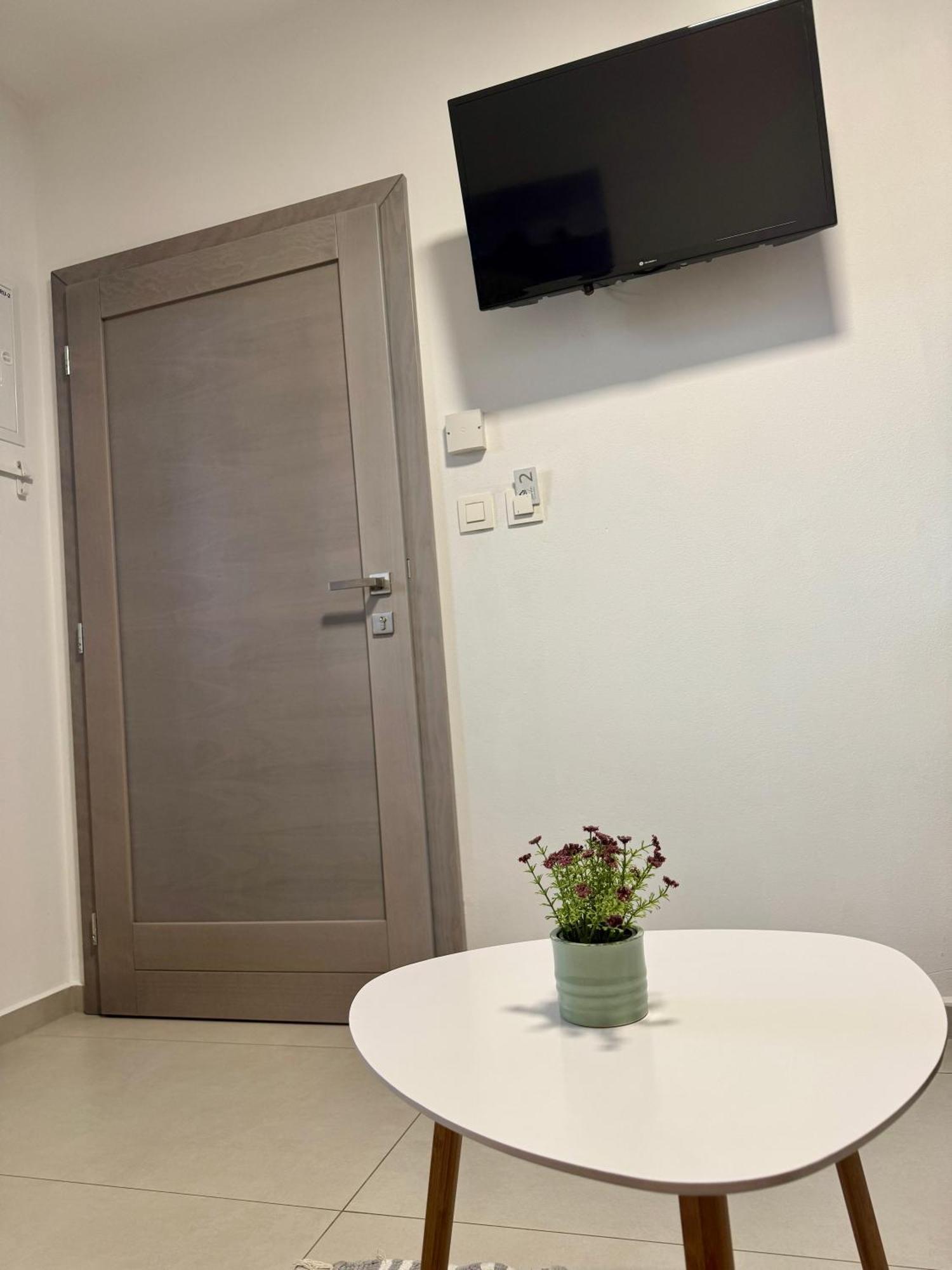 Apartmany Tamka ヴルボフ エクステリア 写真